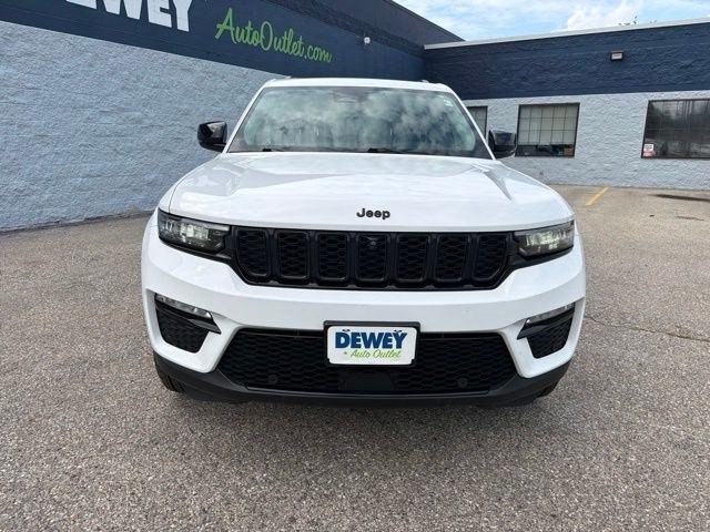 Used 2023 Jeep Grand Cherokee Limited w/ Luxury Tech Group II AWD/4WD image 8