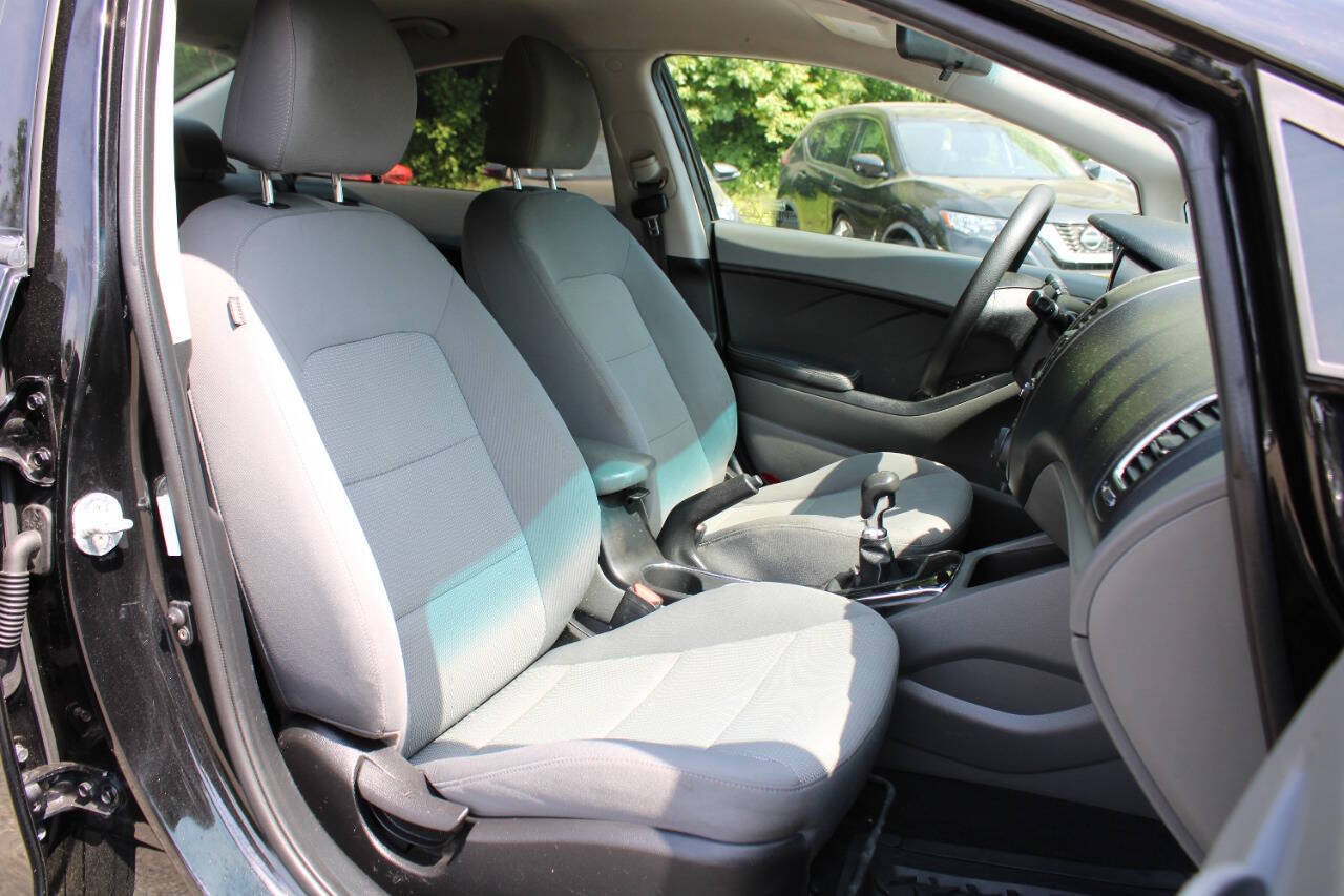Used 2017 Kia Forte LX FWD image 29