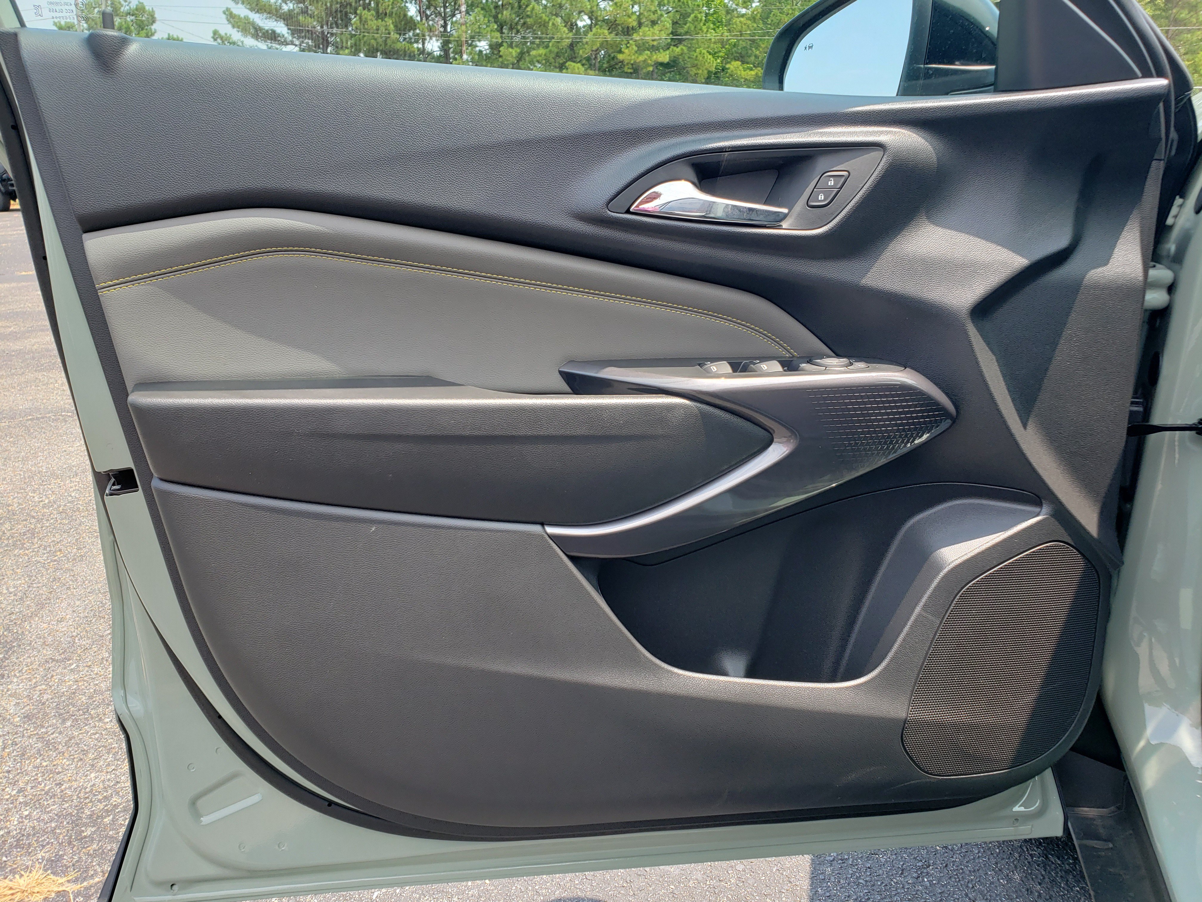 New 2026 Chevrolet Trax ACTIV w/ Driver Confidence Package FWD image 13