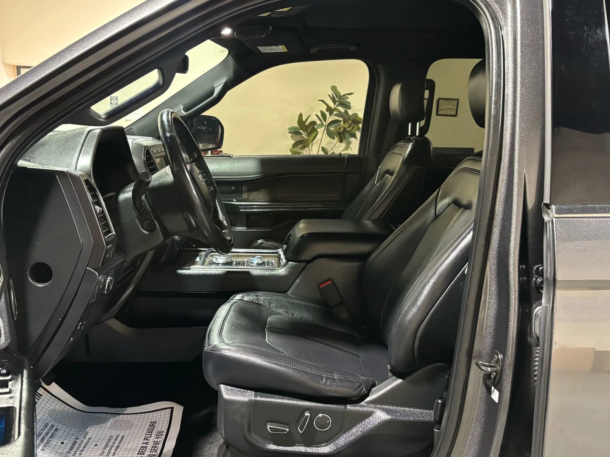 Used 2019 Ford Expedition Limited w/ Equipment Group 301A image 11