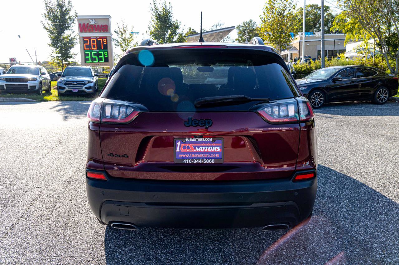 Used 2020 Jeep Cherokee Latitude Plus AWD/4WD image 5