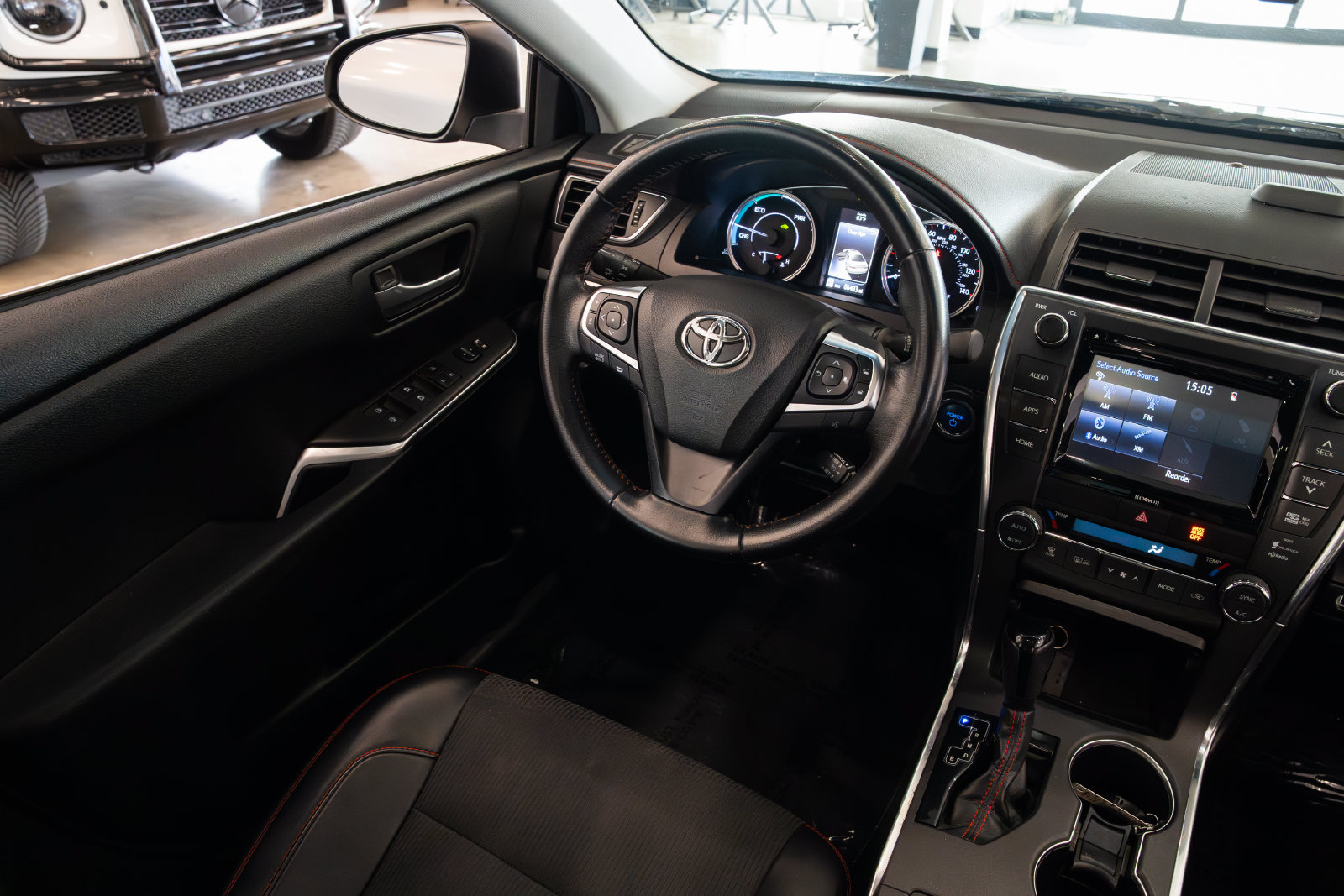 Used 2016 Toyota Camry SE w/ Moonroof Package FWD image 10