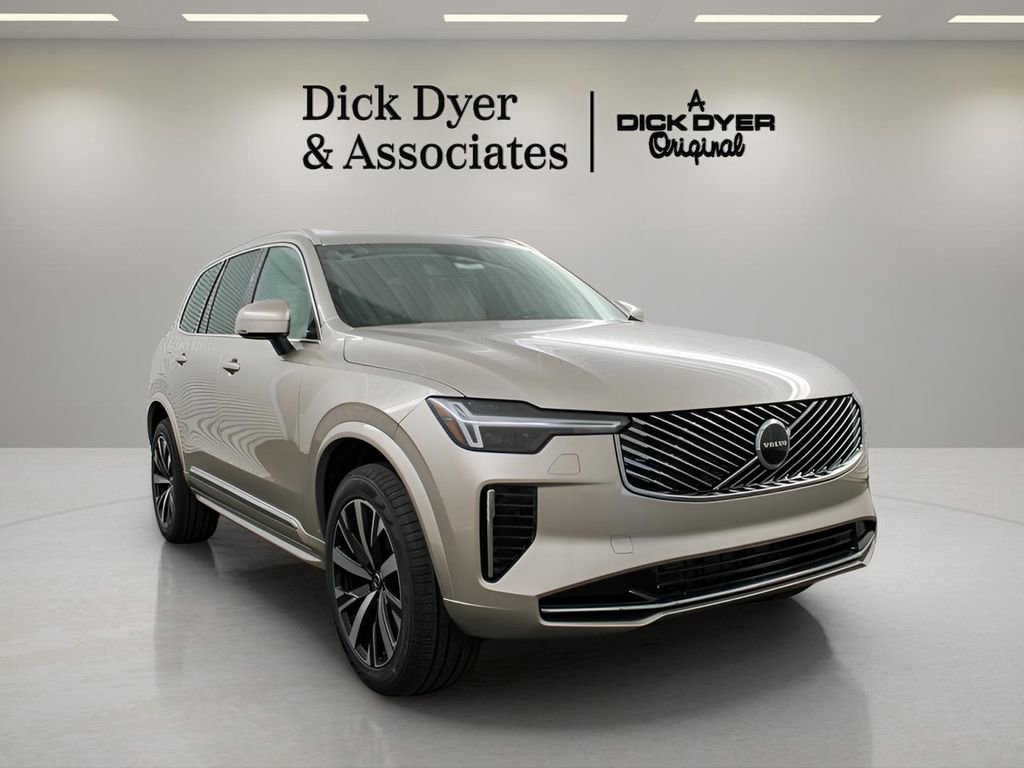 New 2026 Volvo XC90 B6 Core image 1