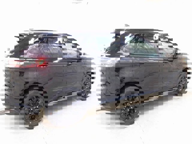 Used 2024 Ford Edge SE w/ Black Appearance Package image 3