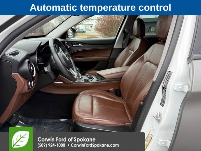 Used 2018 Alfa Romeo Stelvio AWD image 2