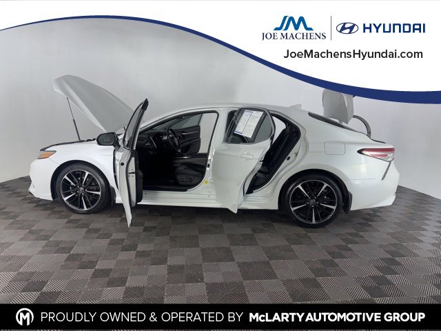 Used 2019 Toyota Camry XSE image 10