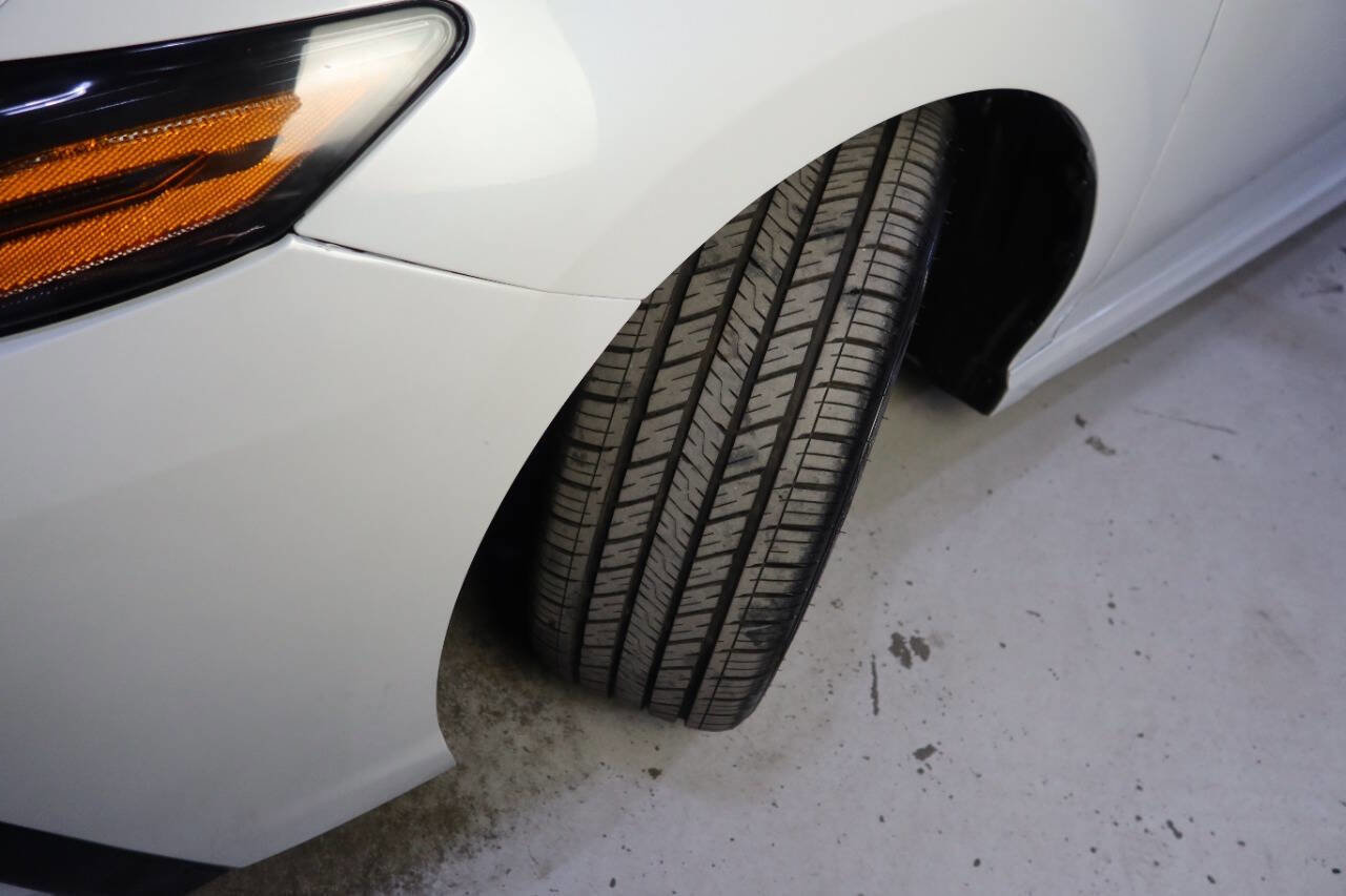 Used 2023 Toyota Camry XSE w/ Navigation Package image 11