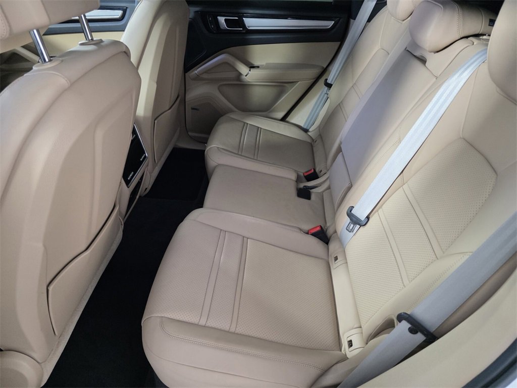 Used 2022 Porsche Cayenne image 14