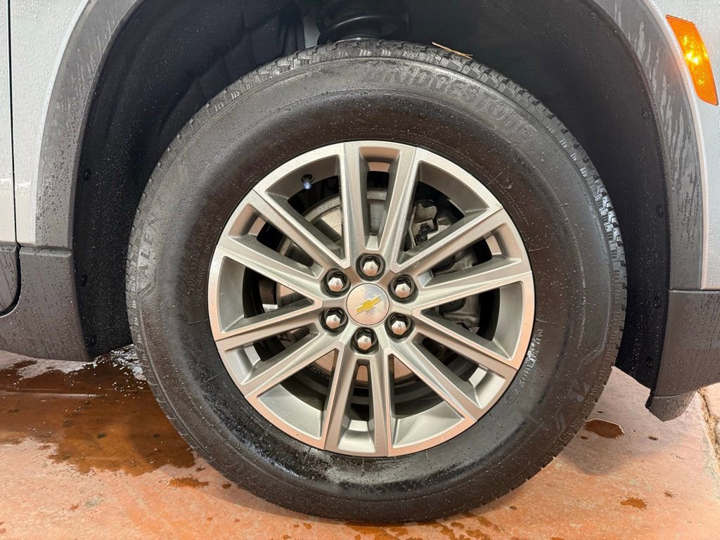 Used 2023 Chevrolet Traverse LT w/ LPO, Floor Liner Package image 10