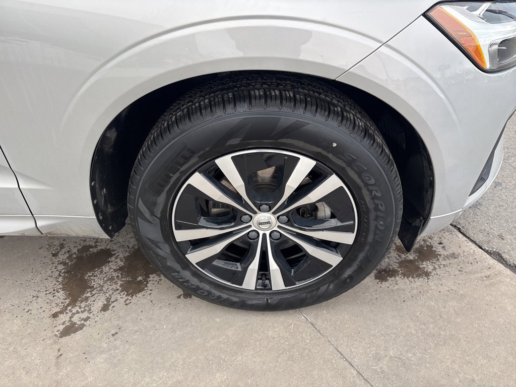 Certified 2023 Volvo XC60 B5 Core image 12