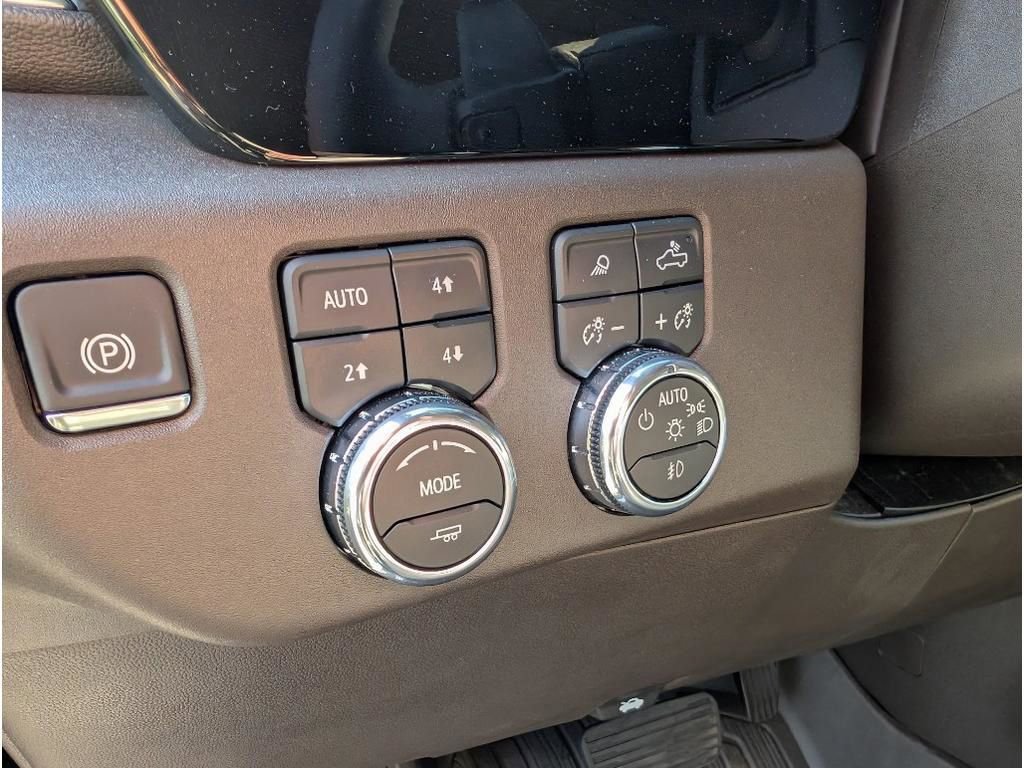 Used 2025 GMC Sierra 1500 SLT w/ SLT Premium Package image 17