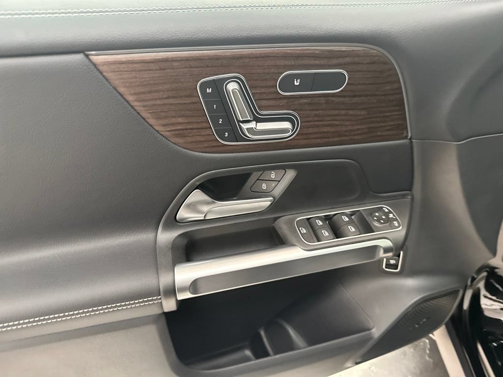 New 2026 Mercedes-Benz GLB 250 4MATIC image 14