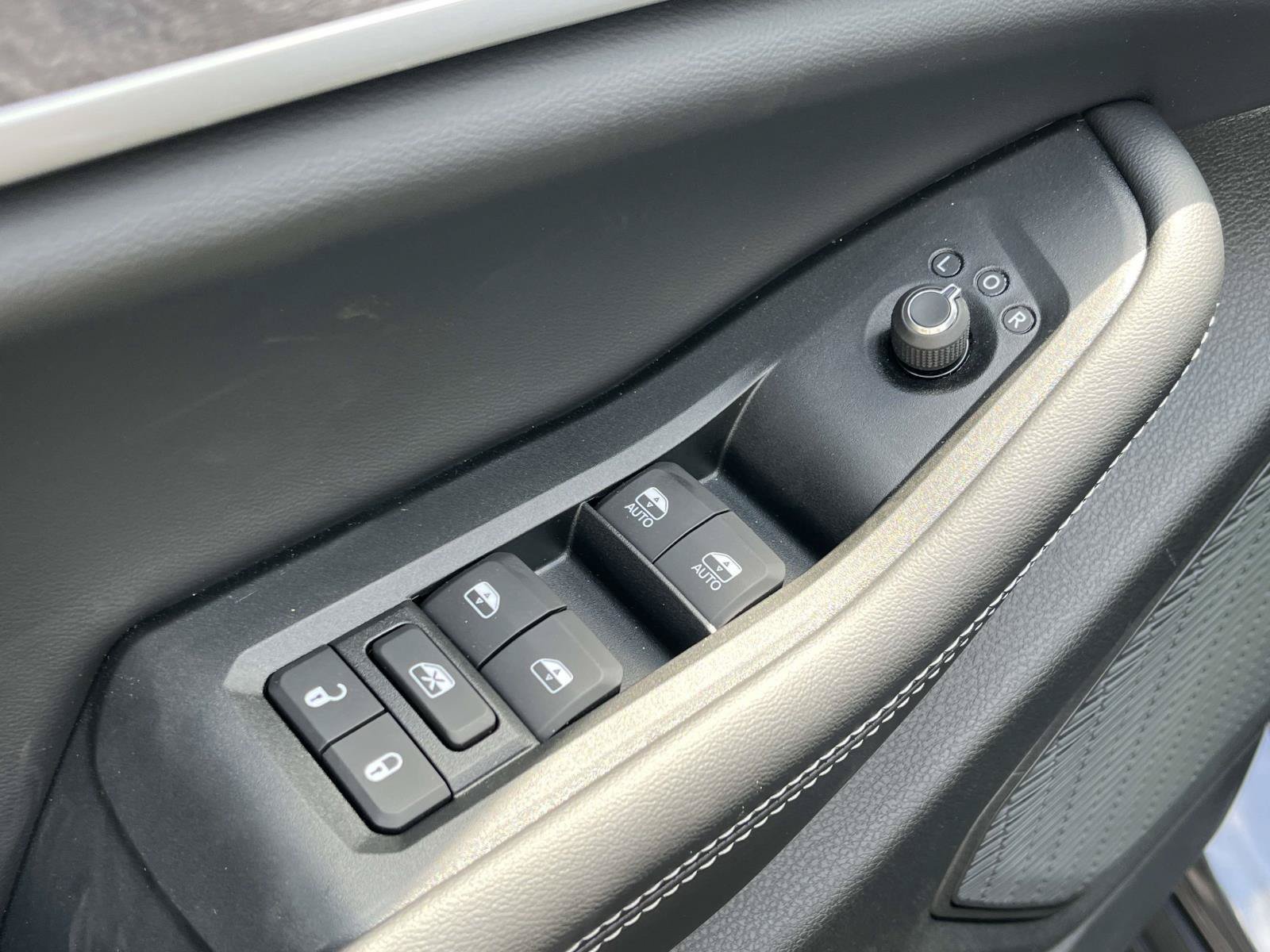 New 2026 Jeep Grand Cherokee Altitude AWD/4WD image 9