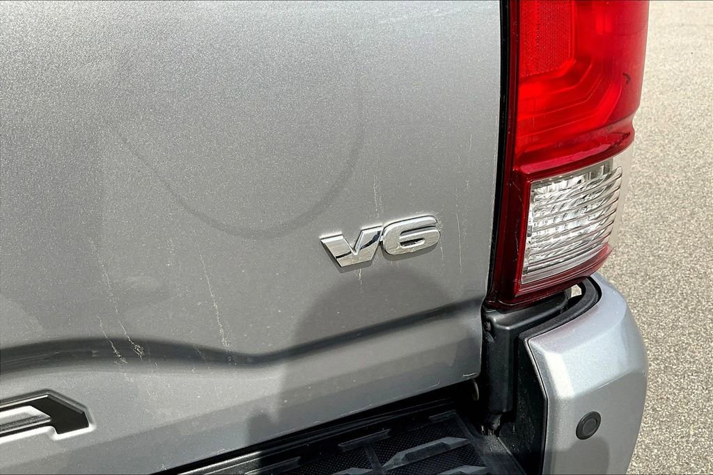 Used 2016 Toyota Tacoma TRD Sport image 25