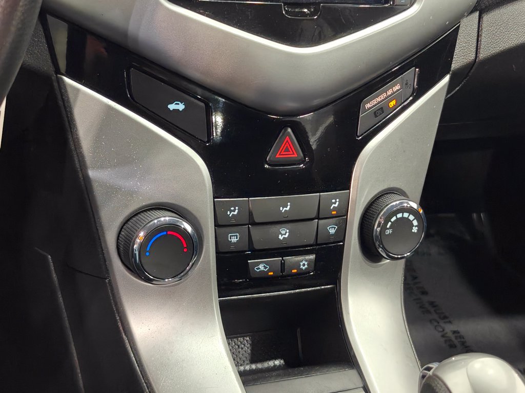 Used 2015 Chevrolet Cruze LT FWD image 8
