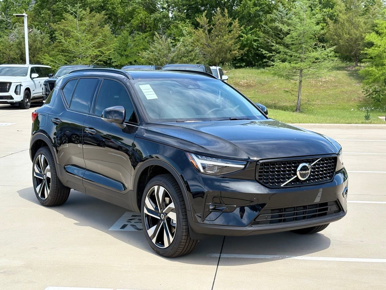 New 2026 Volvo XC40 B5 Ultra w/ Climate Package AWD/4WD image 4