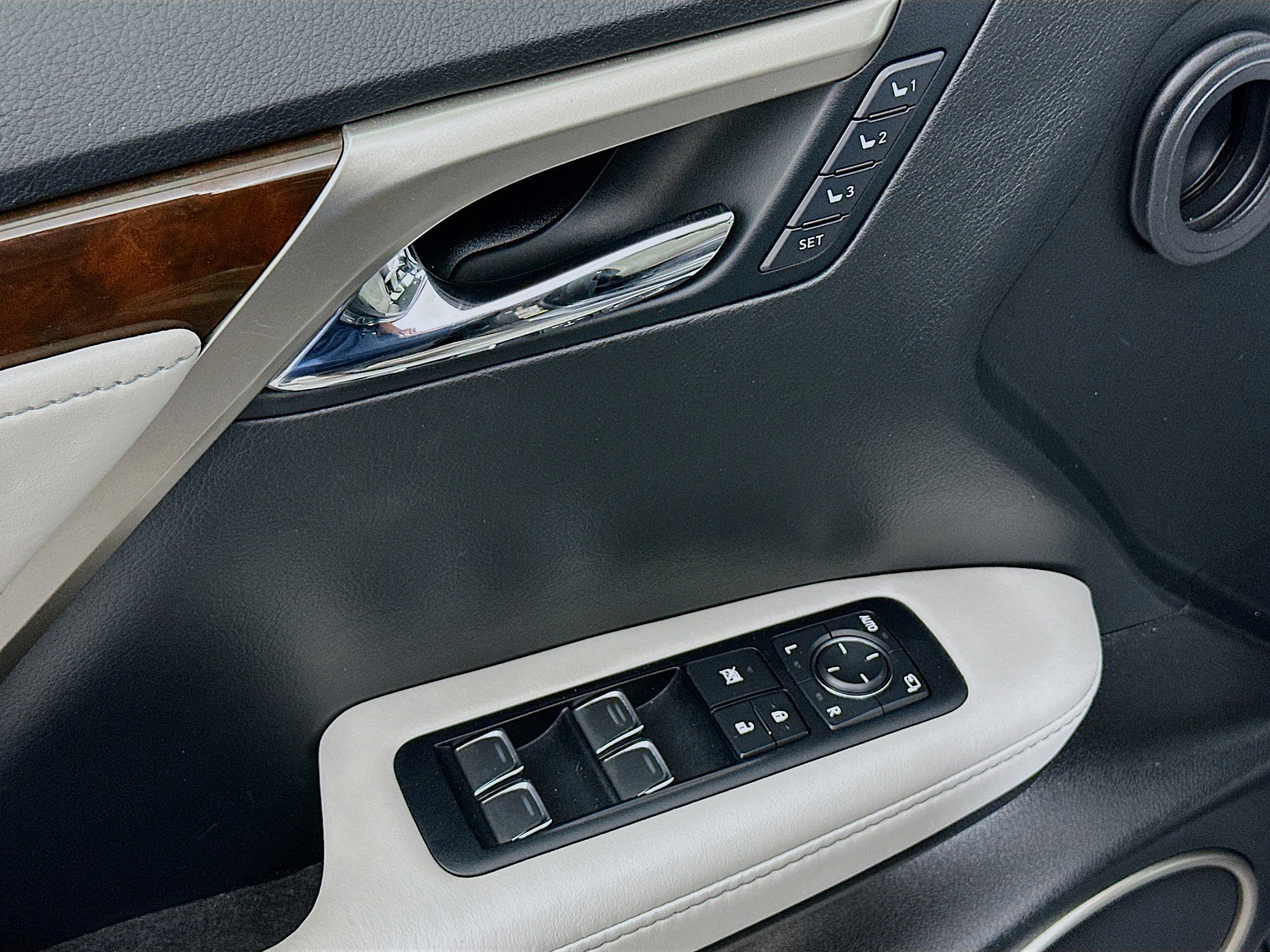 Used 2017 Lexus RX 450h AWD image 15