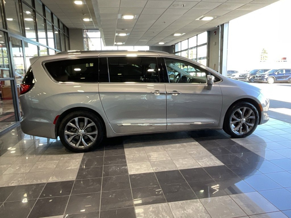 Used 2018 Chrysler Pacifica Limited w/ Advanced Safetytec Group image 6
