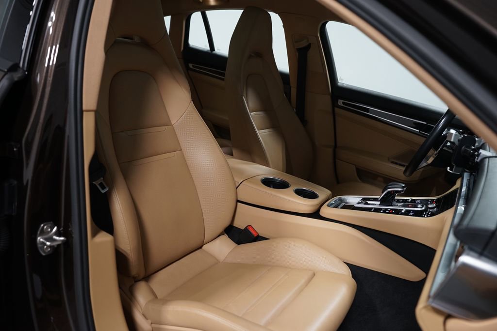 Used 2018 Porsche Panamera image 26