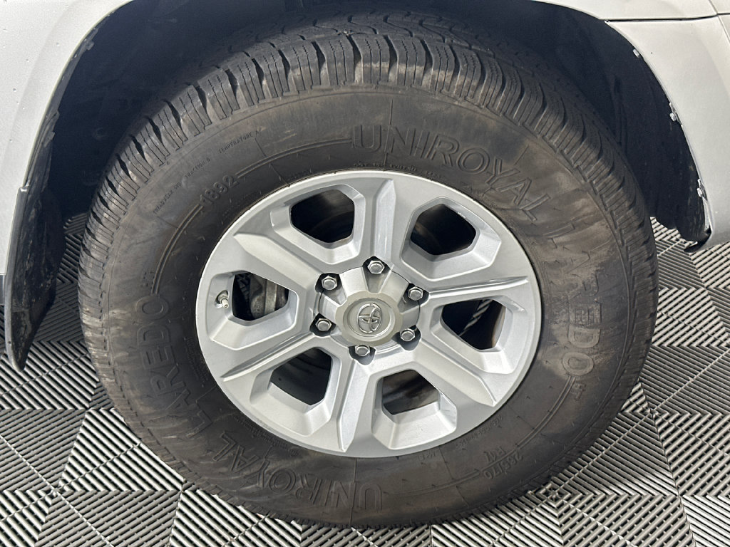 Used 2019 Toyota 4Runner SR5 Premium RWD image 12