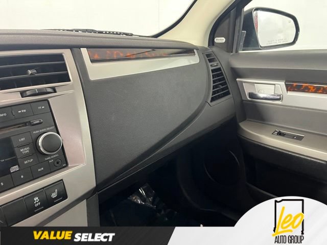 Used 2010 Chrysler Sebring Touring w/ Hands-Free Convenience Group FWD image 22
