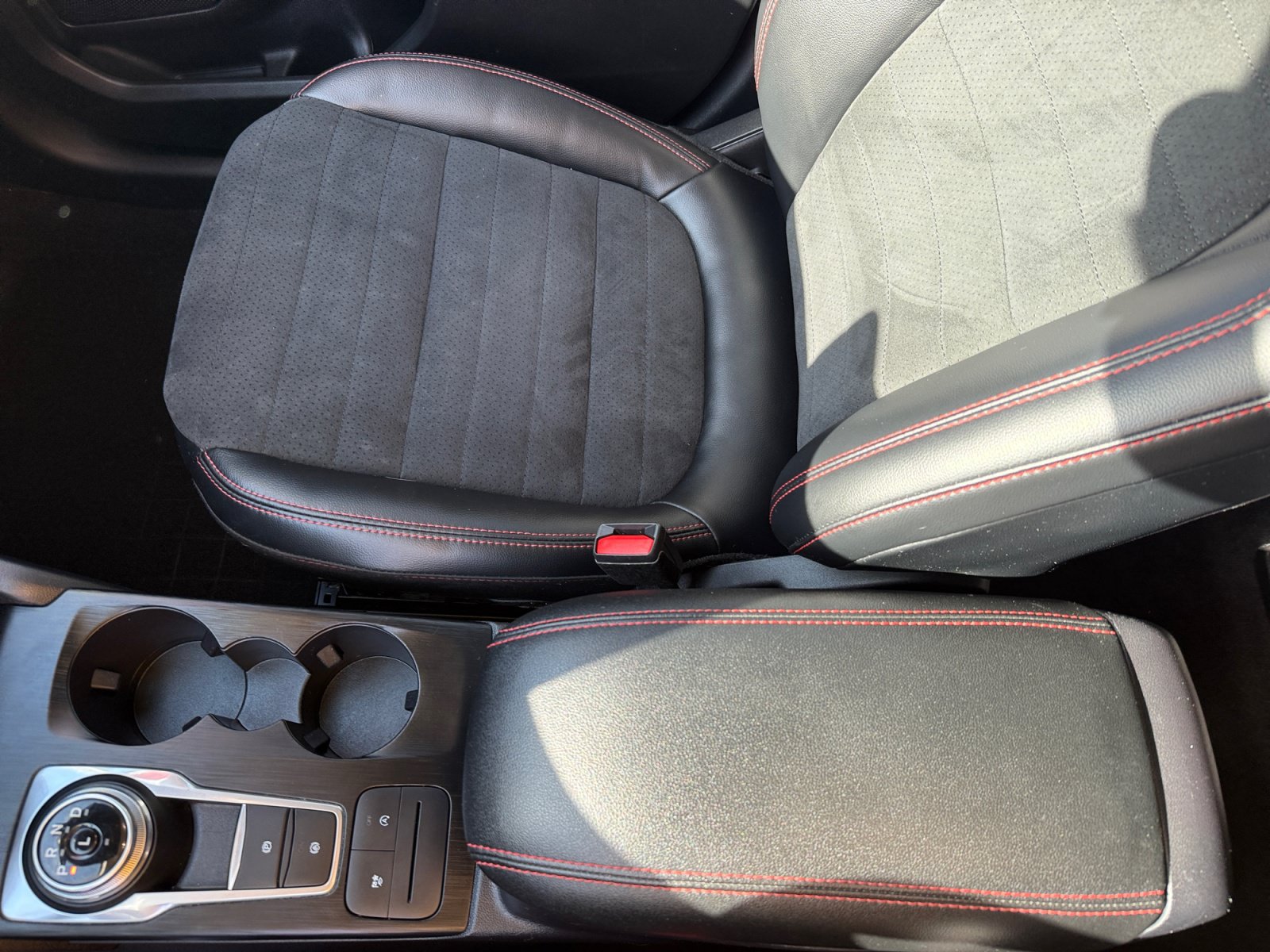 Used 2022 Ford Escape SEL w/ SEL Stealth AWD Package image 14