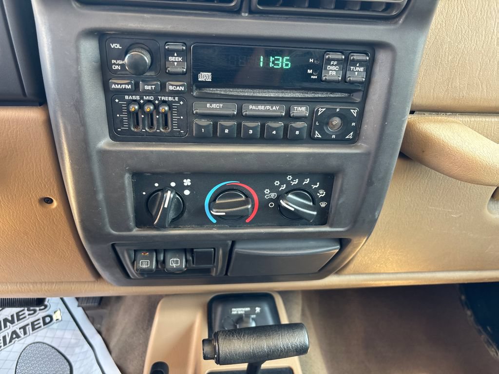 Used 2002 Jeep Wrangler Sahara AWD/4WD image 17