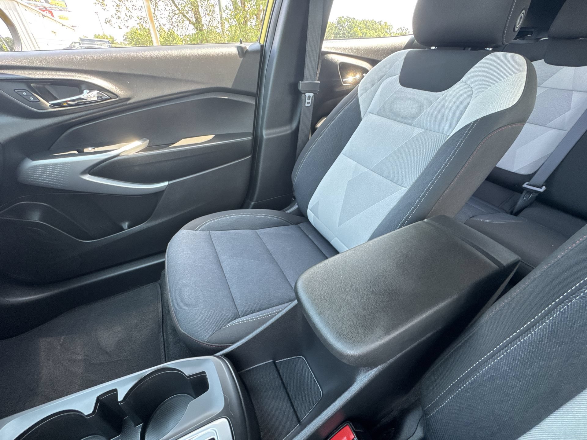 Certified 2024 Chevrolet Trax RS w/ Driver Confidence Package FWD image 19