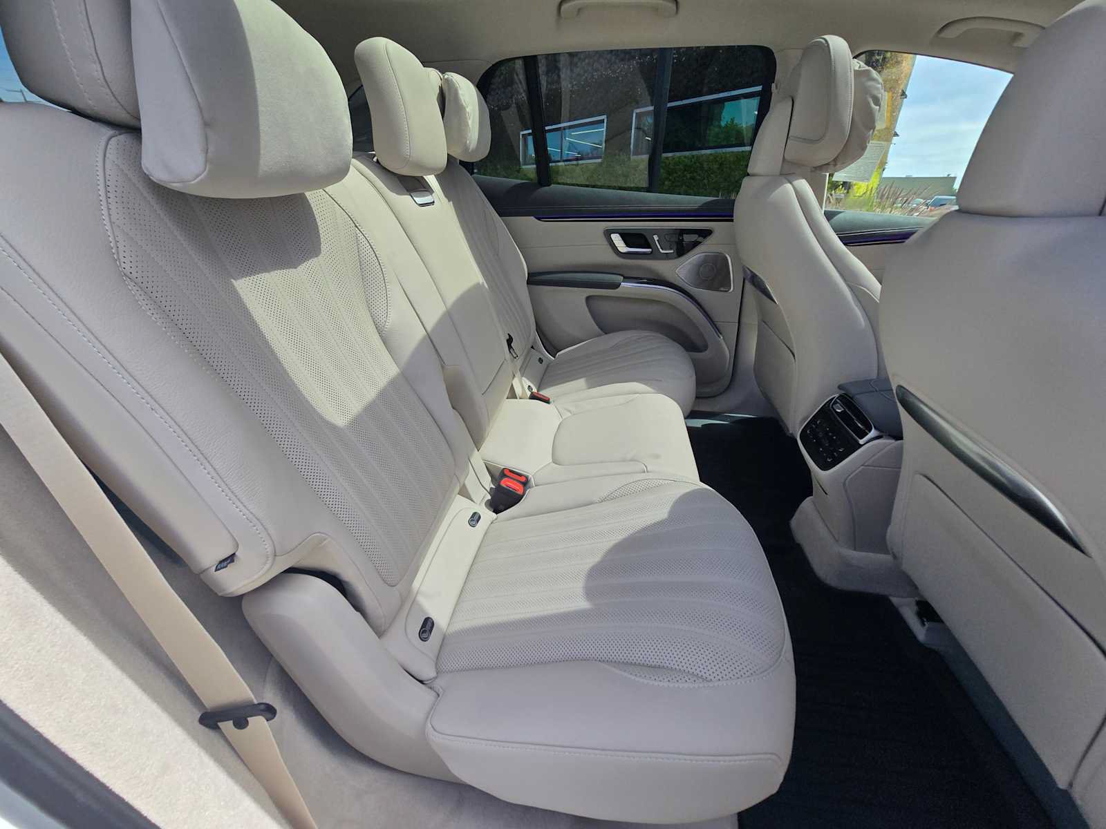 New 2026 Mercedes-Benz EQS 400 4MATIC SUV image 12