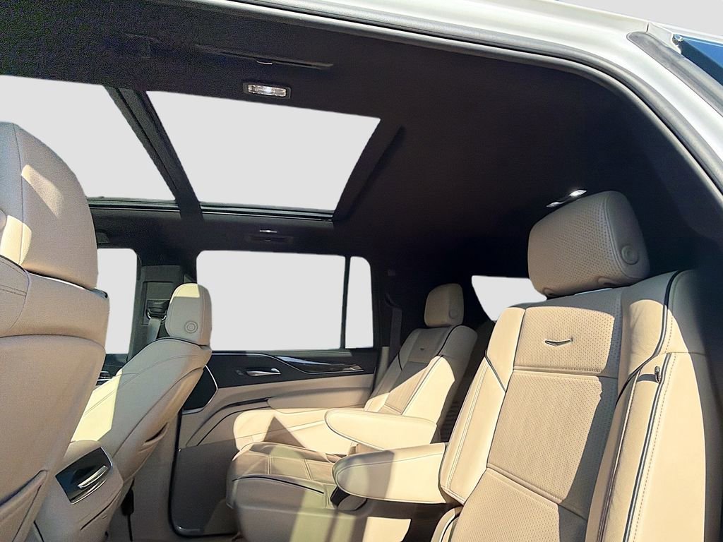 Used 2022 Cadillac Escalade ESV Premium Luxury image 26