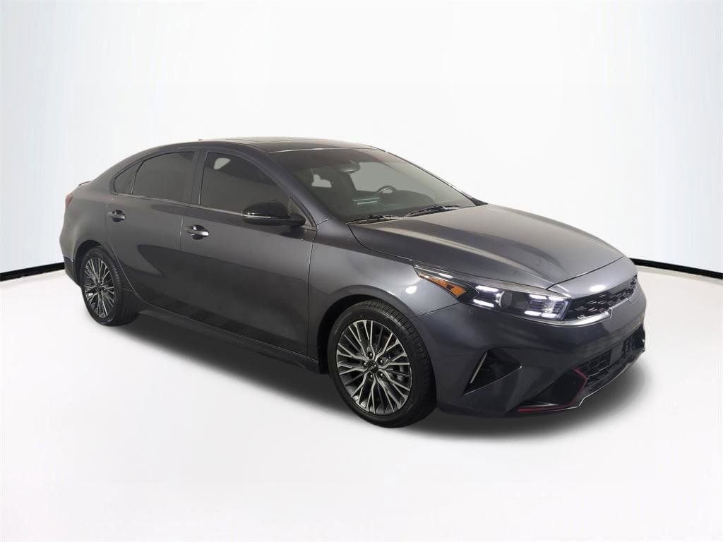 Used 2022 Kia Forte GT-Line w/ GT-Line Premium Package image 2