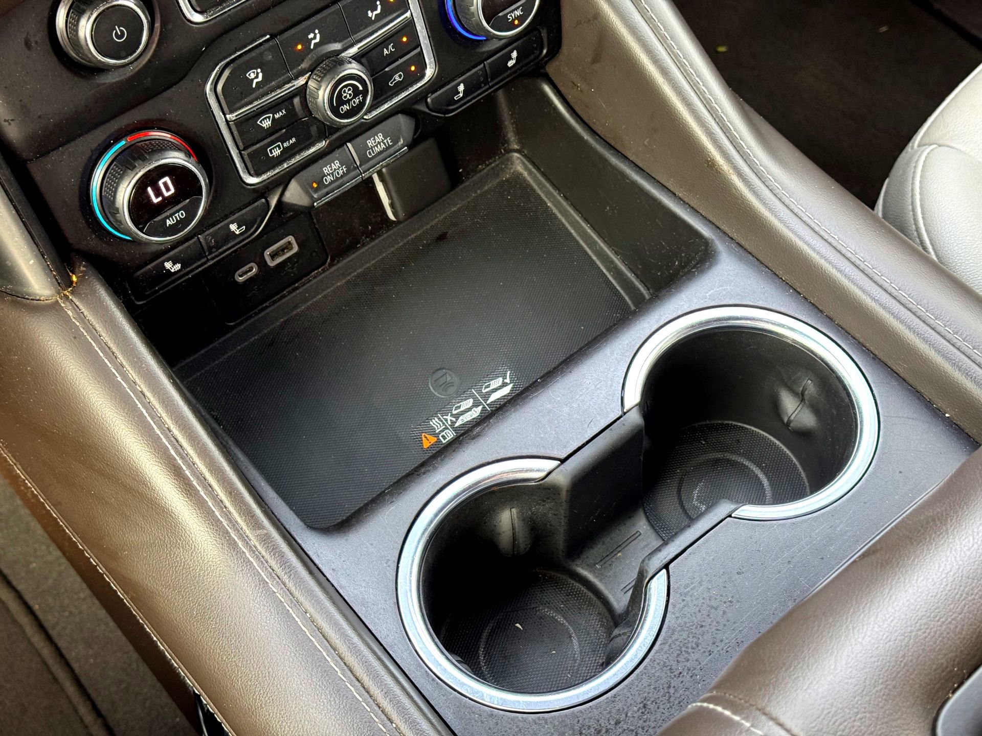 Used 2021 Chevrolet Tahoe Z71 w/ Z71 Off-Road Package image 28