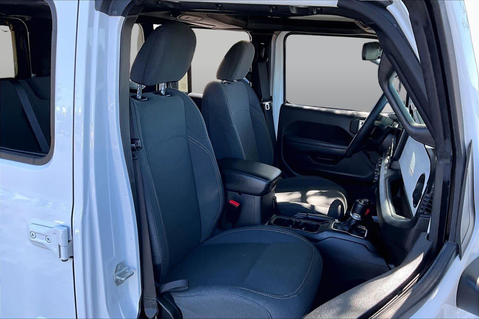Used 2024 Jeep Wrangler Unlimited Sport AWD/4WD image 9
