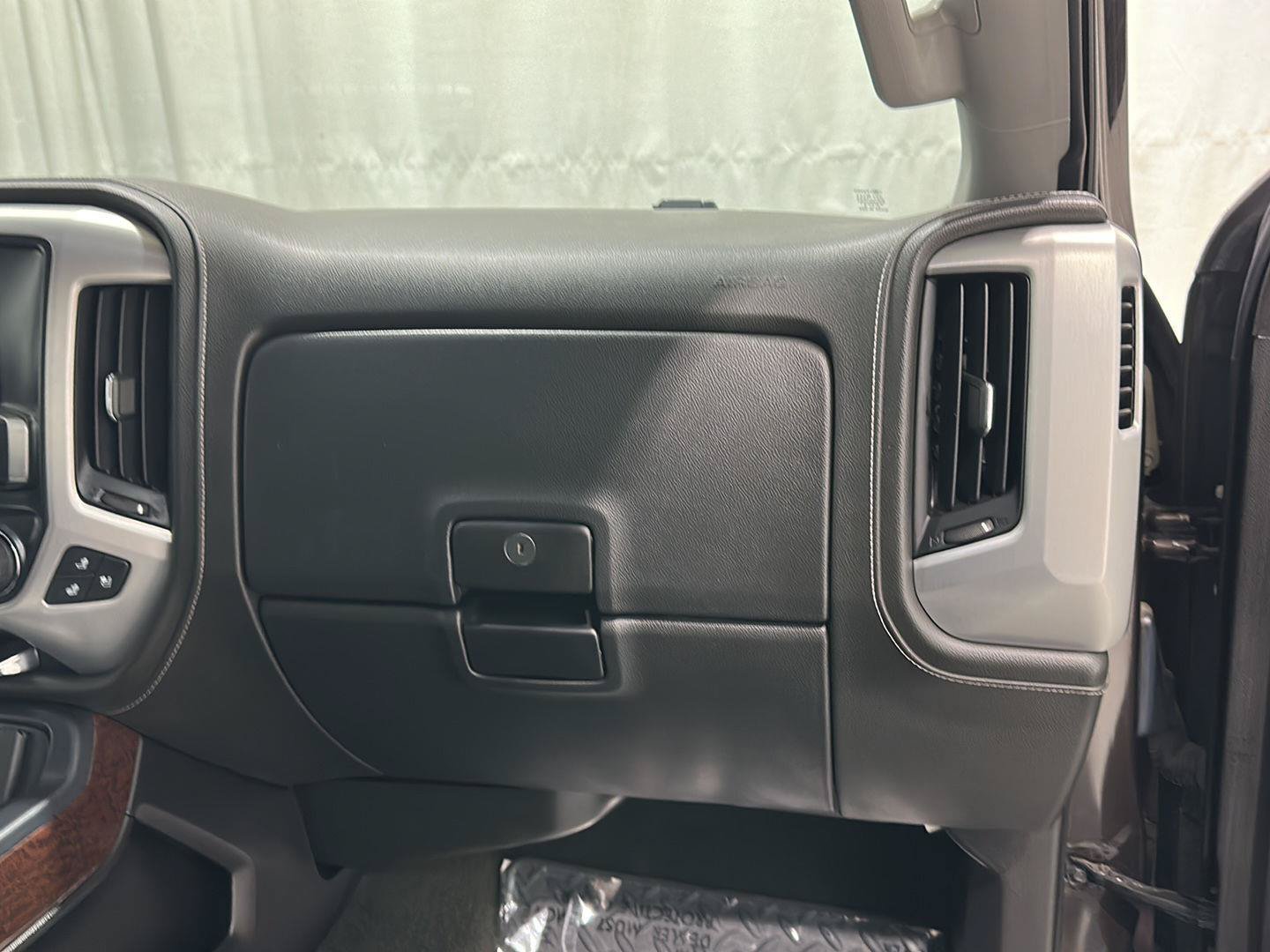 Used 2016 GMC Sierra 1500 SLT w/ Enhanced Driver Alert Package AWD/4WD image 27