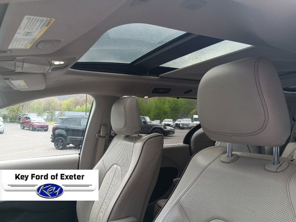 Used 2018 Chrysler Pacifica Limited w/ Advanced Safetytec Group FWD image 31