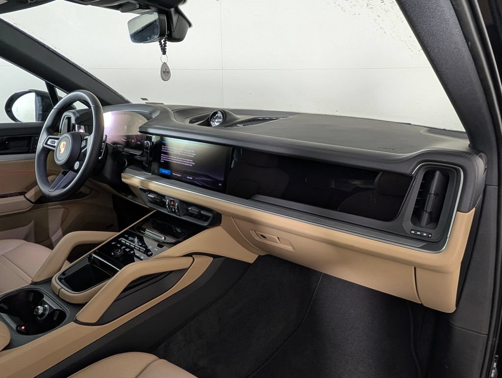 Certified 2026 Porsche Cayenne Coupe AWD/4WD image 19