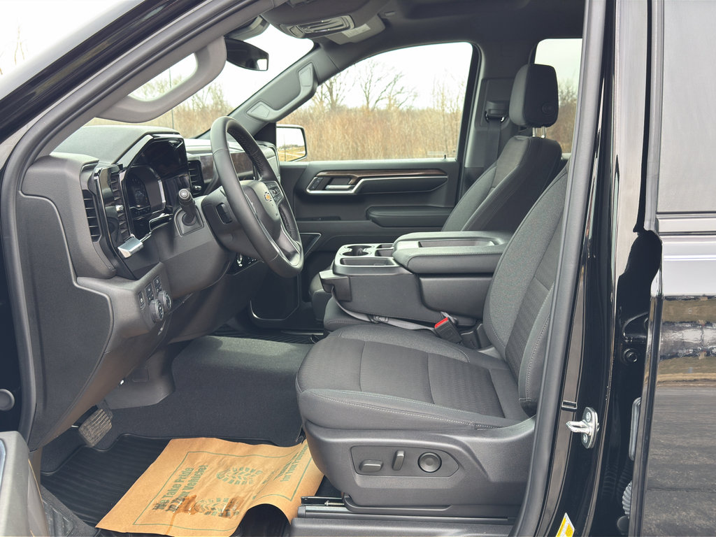 Used 2024 Chevrolet Silverado 1500 LT image 13