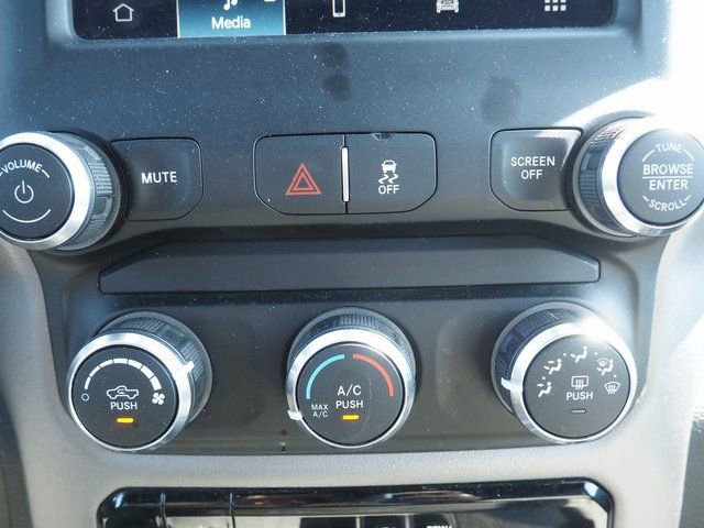 Used 2024 RAM 3500 Big Horn image 27