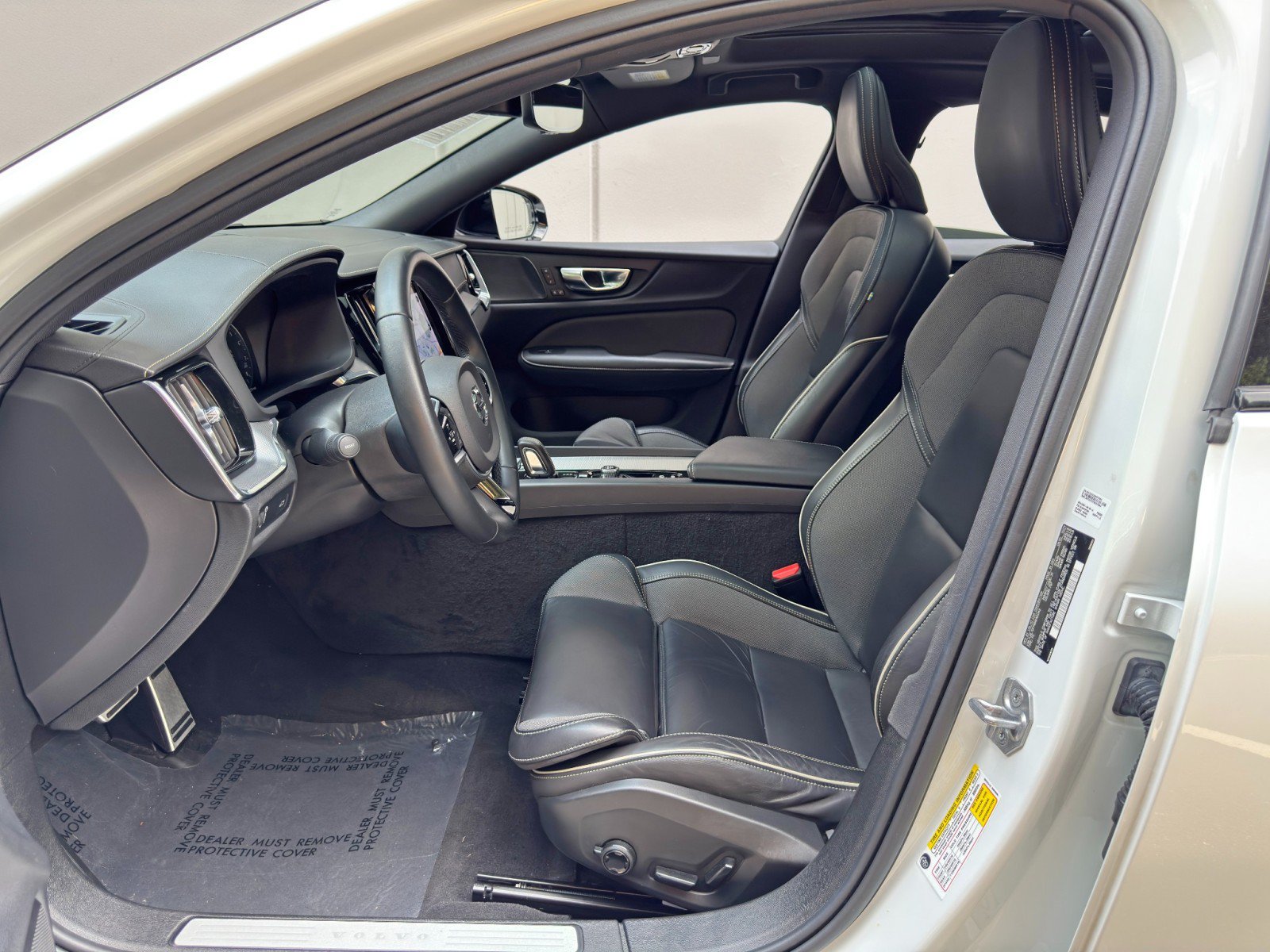 Used 2022 Volvo S60 B5 R-Design w/ Climate Package FWD image 16