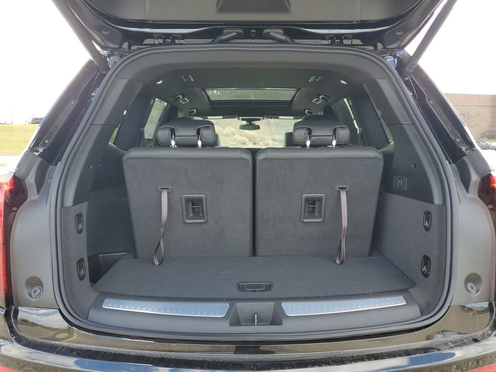 New 2025 Cadillac XT6 Luxury image 26