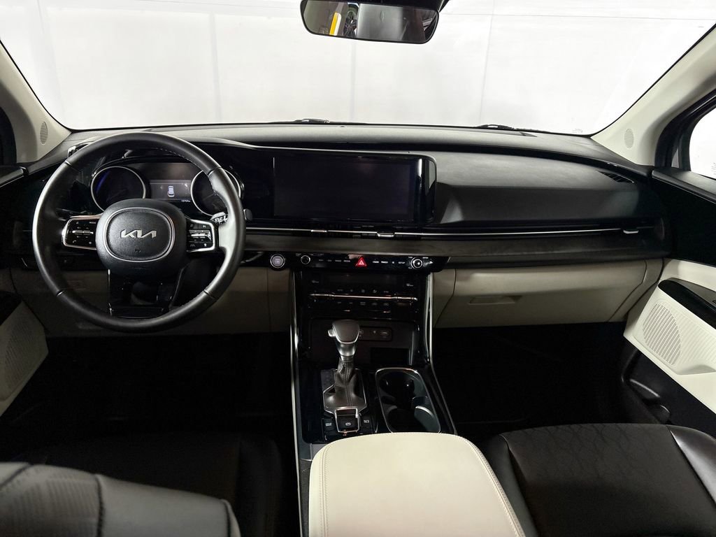 Certified 2024 Kia Carnival EX image 13