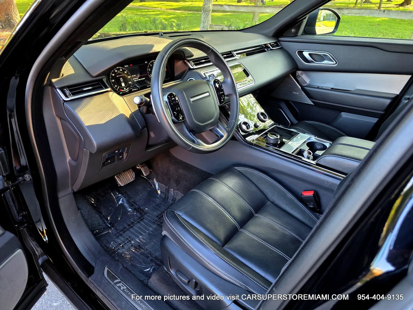 Used 2018 Land Rover Range Rover Velar R-Dynamic SE AWD/4WD image 2