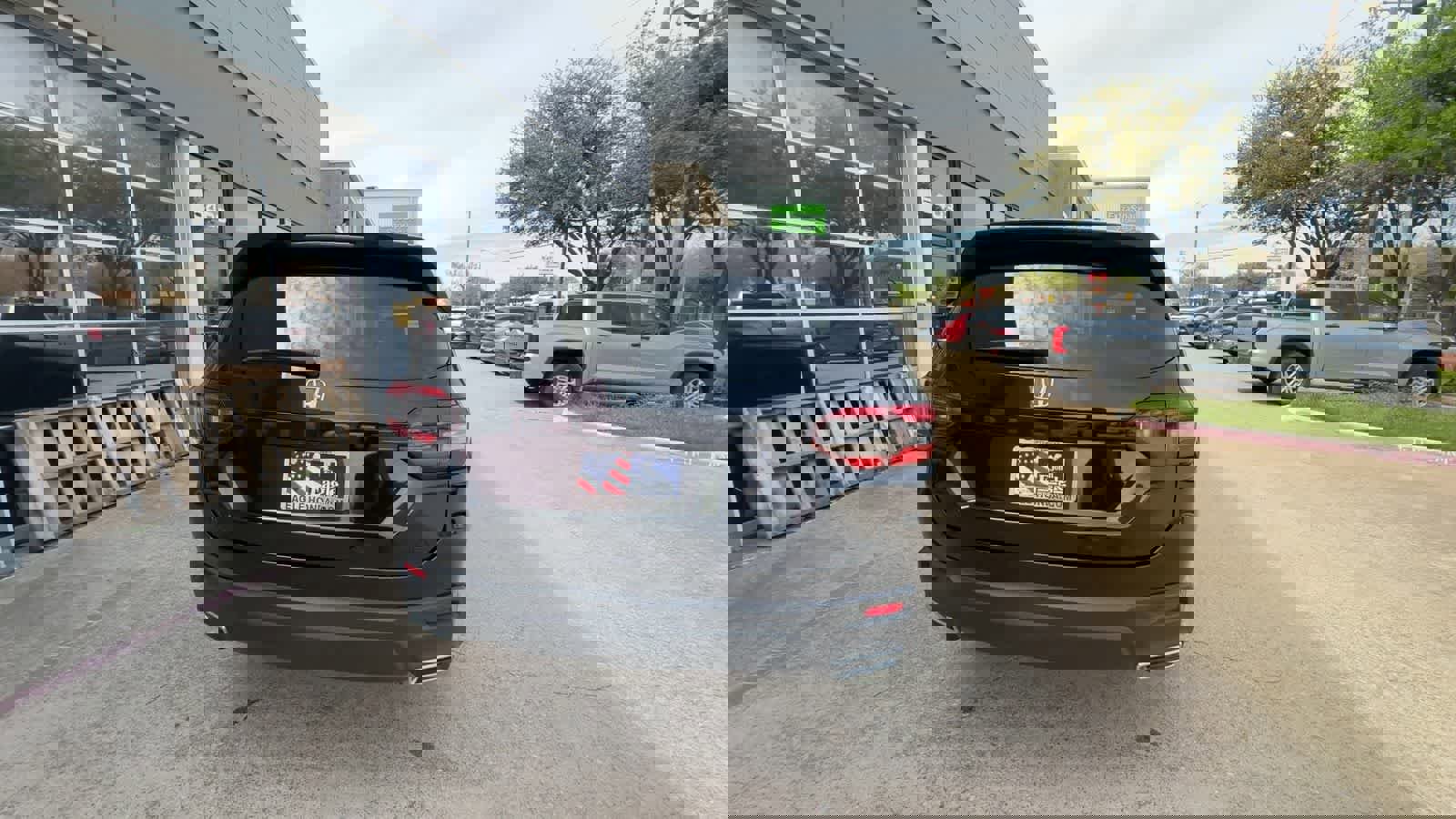 Used 2023 Honda Pilot Sport image 7