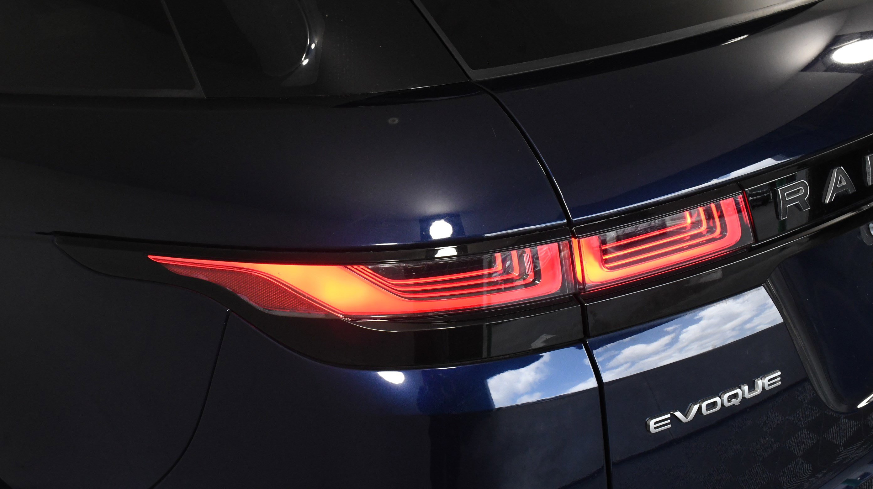 Used 2021 Land Rover Range Rover Evoque S image 33