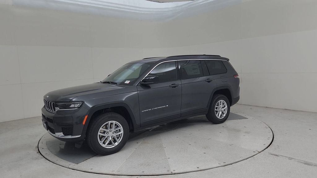 New 2025 Jeep Grand Cherokee L Laredo image 7