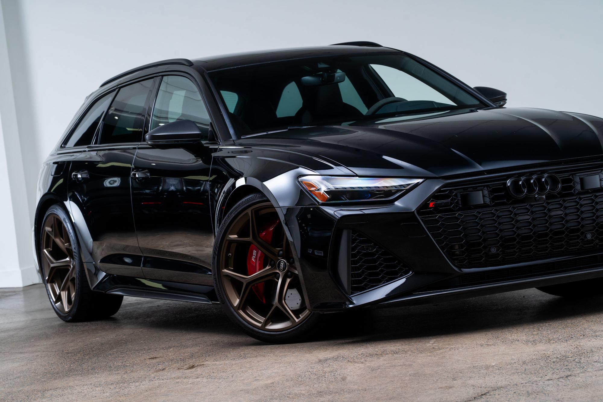 Used 2024 Audi RS 6 performance AWD/4WD image 2