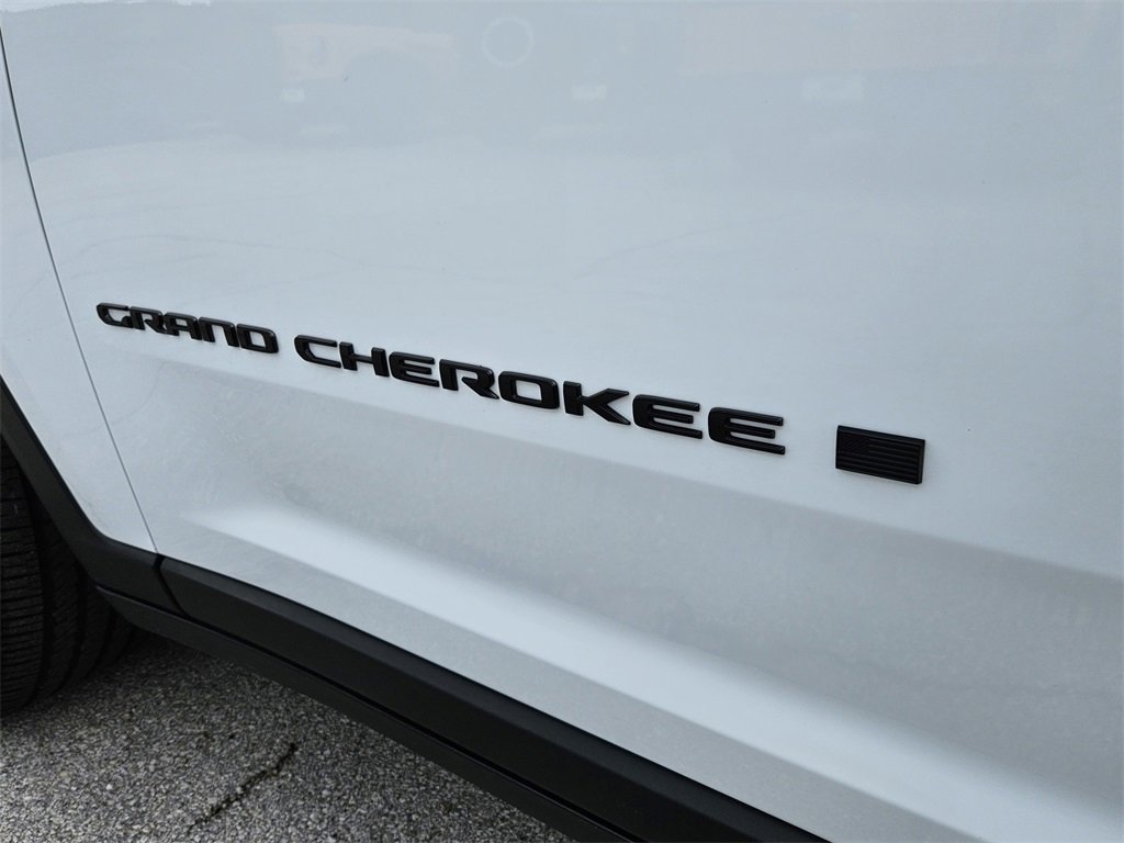 Used 2024 Jeep Grand Cherokee Altitude image 42