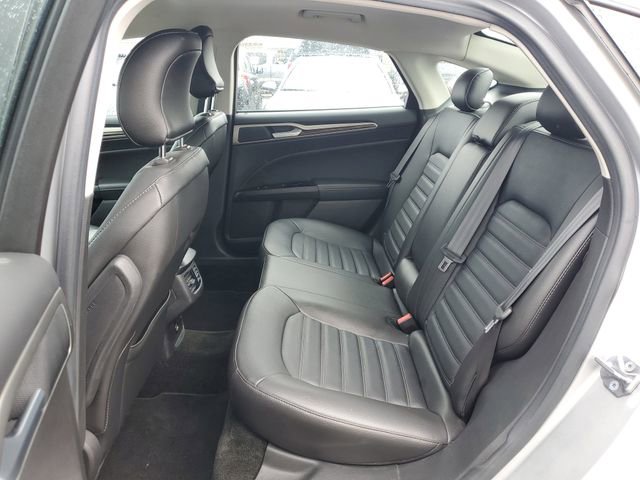 Used 2016 Ford Fusion SE w/ Equipment Group 202A image 28