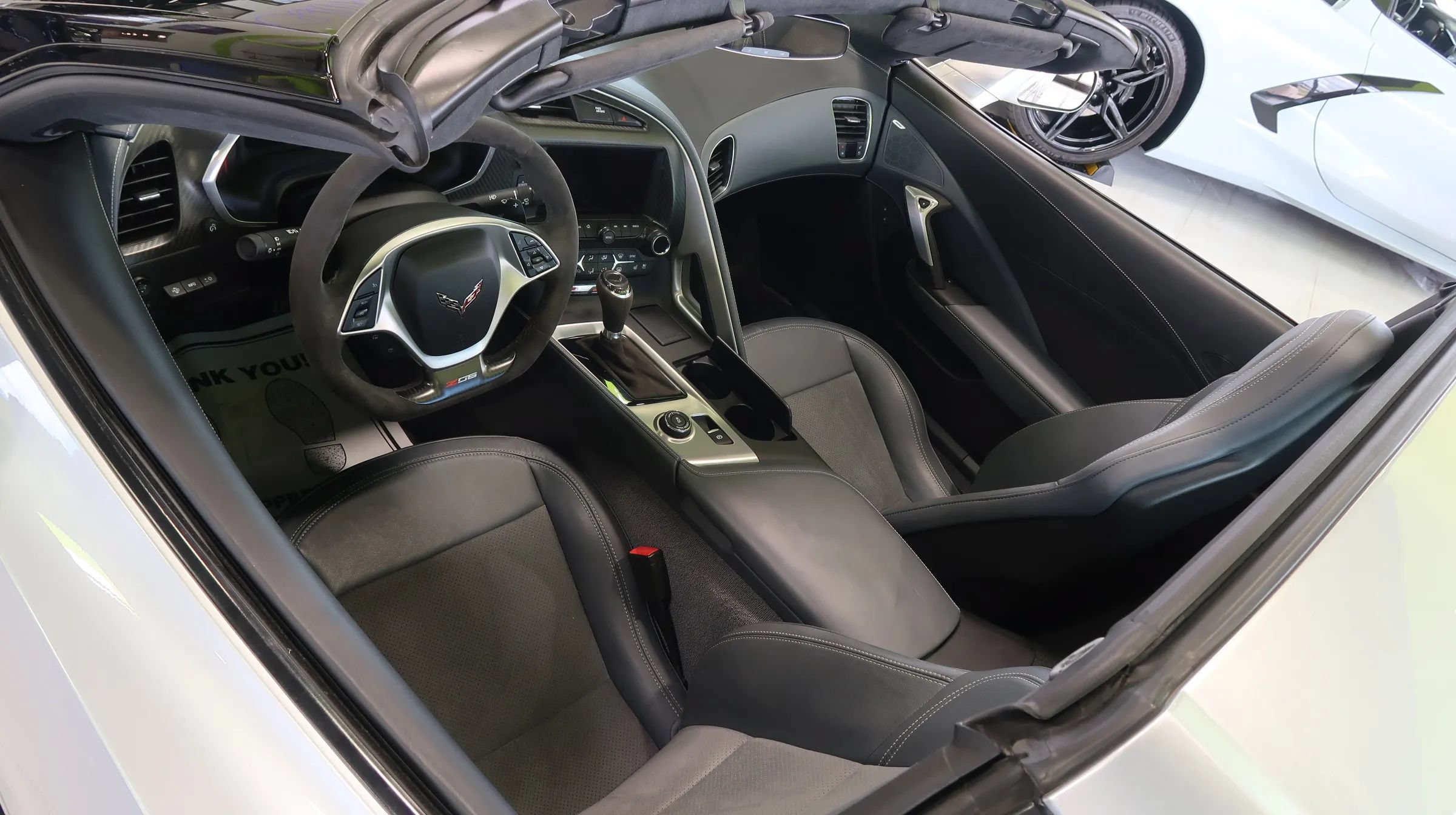 Used 2017 Chevrolet Corvette Z06 RWD image 12