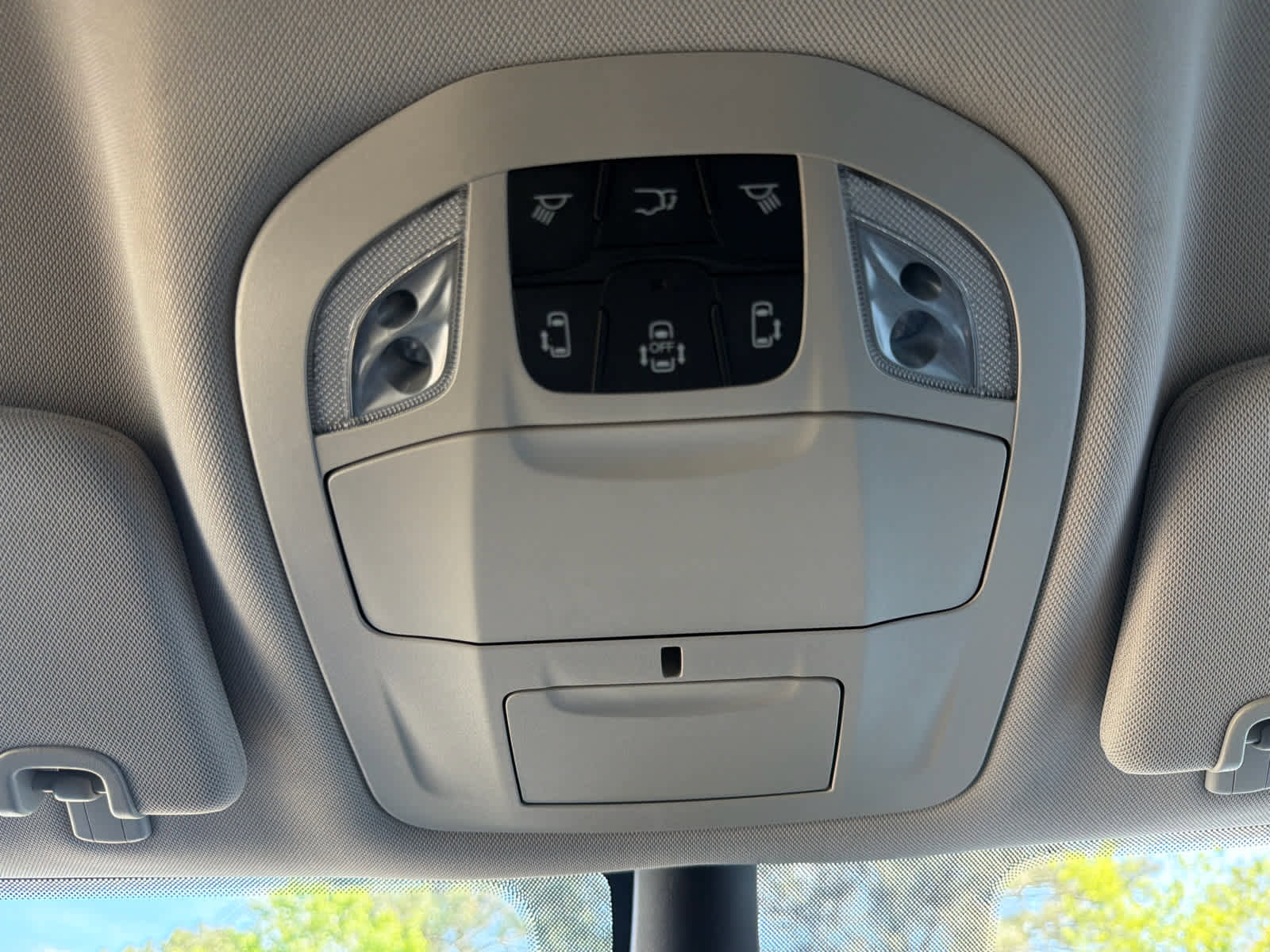 Used 2024 Chrysler Pacifica Touring-L FWD image 31